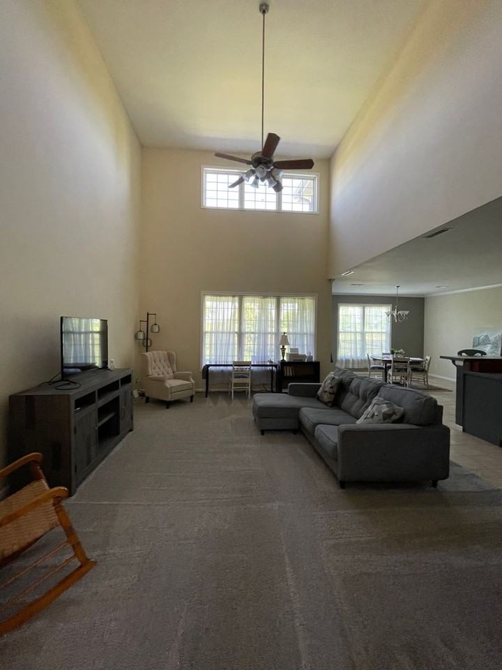 1036 Burton Pl - Photo 3 of 20