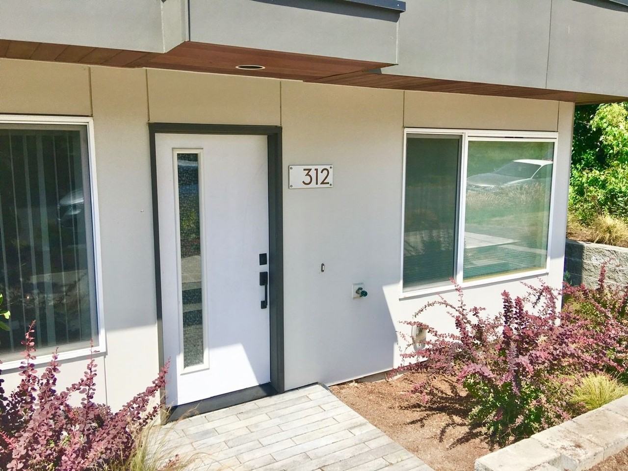 312 N 115th St - Photo 2 of 27