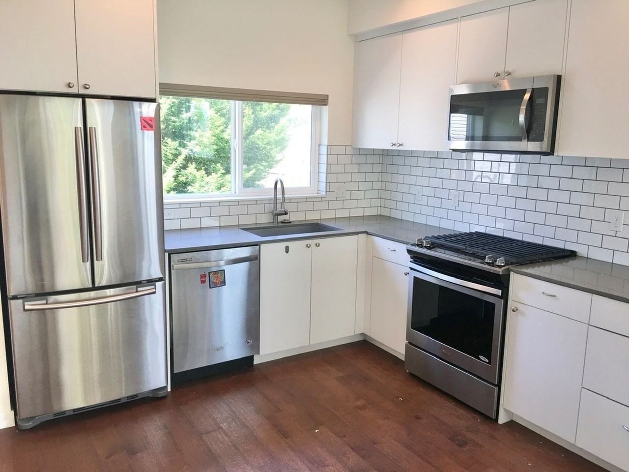 312 N 115th St - Photo 3 of 27