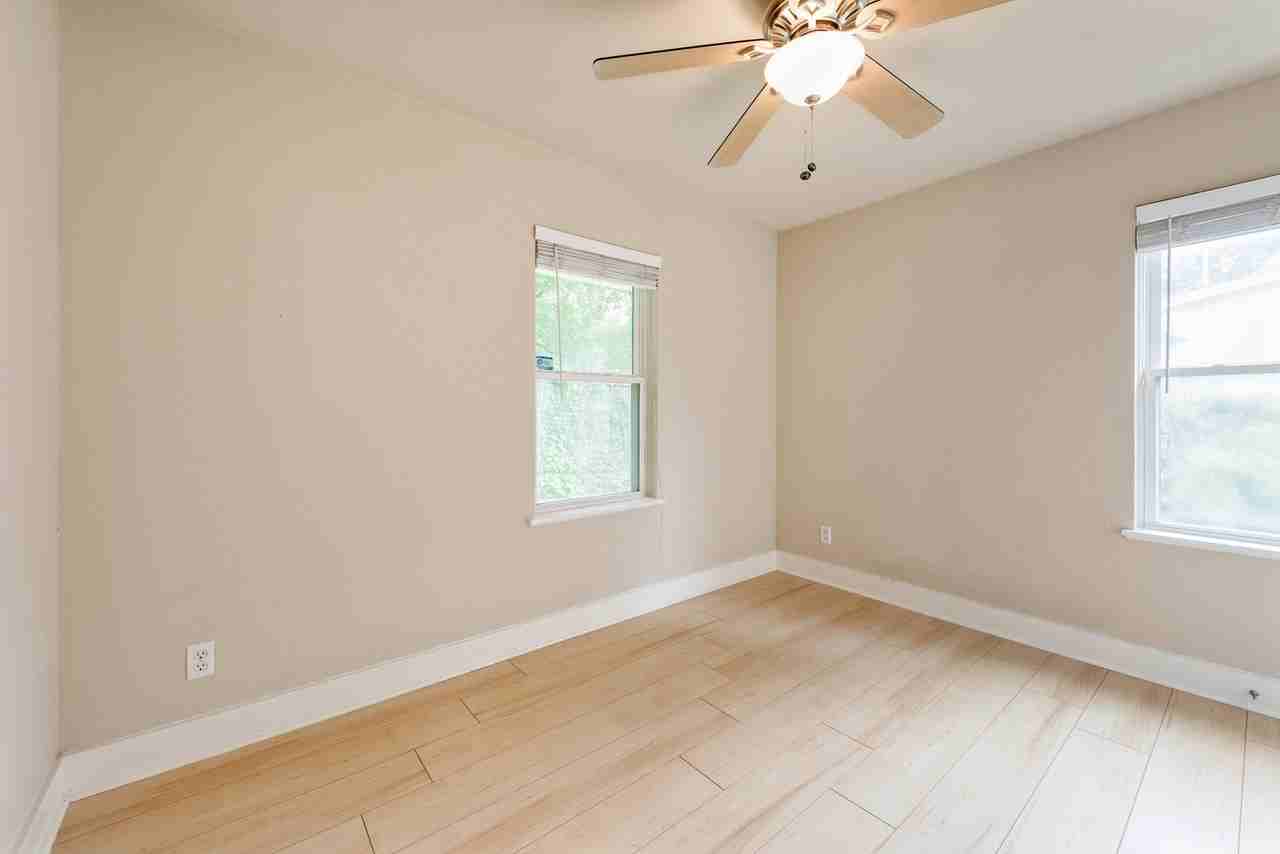1106 W Saint Johns Ave - Photo 2 of 26