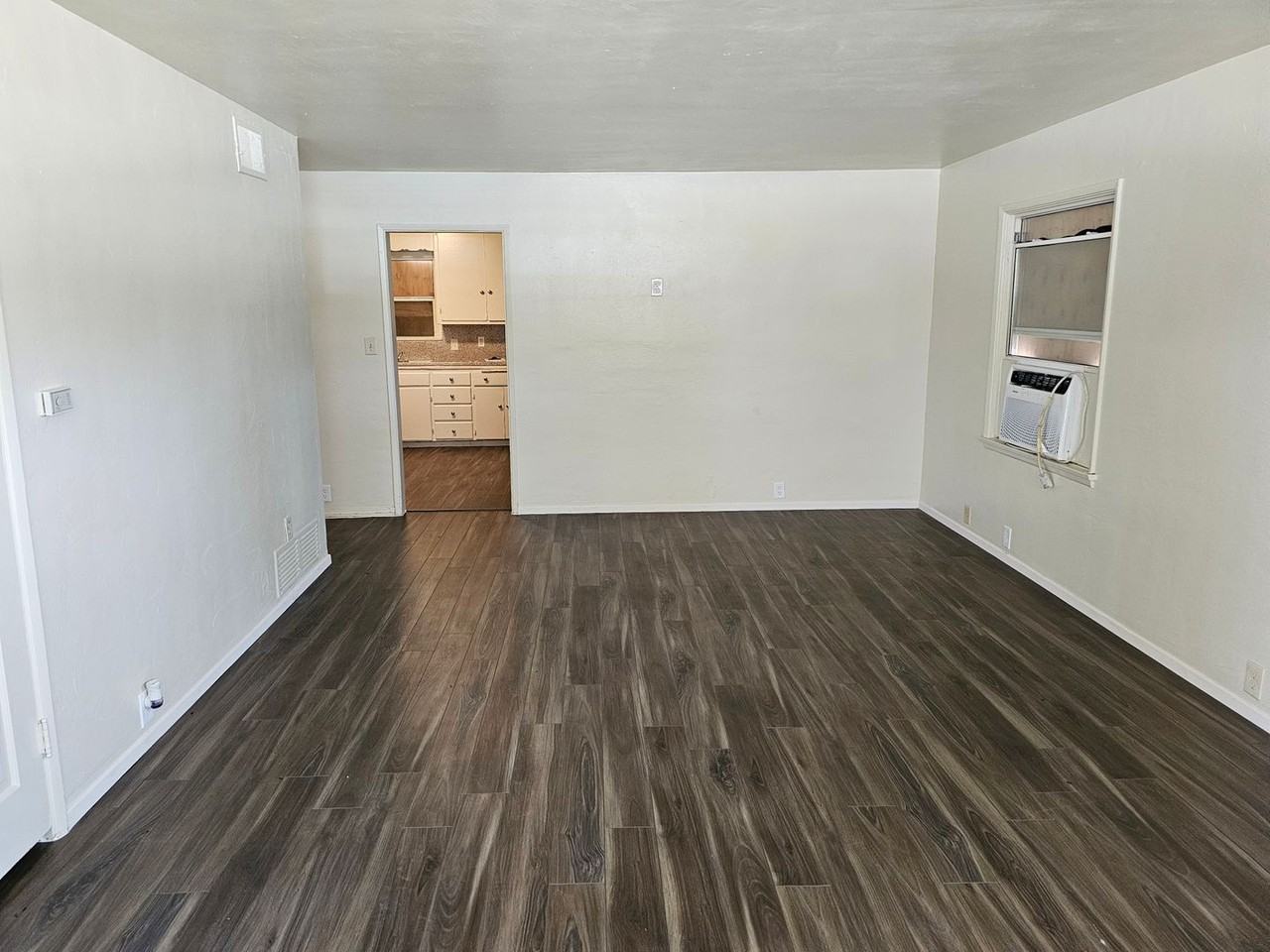 10644 Curtis St - Photo 3 of 15