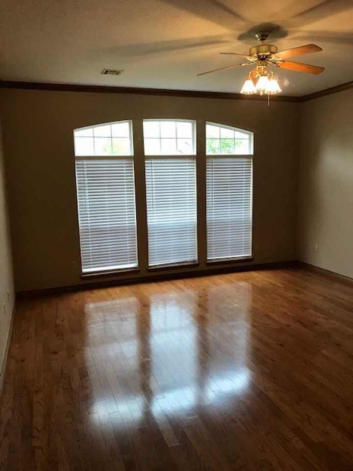 513 Laws Dr - Photo 4 of 14