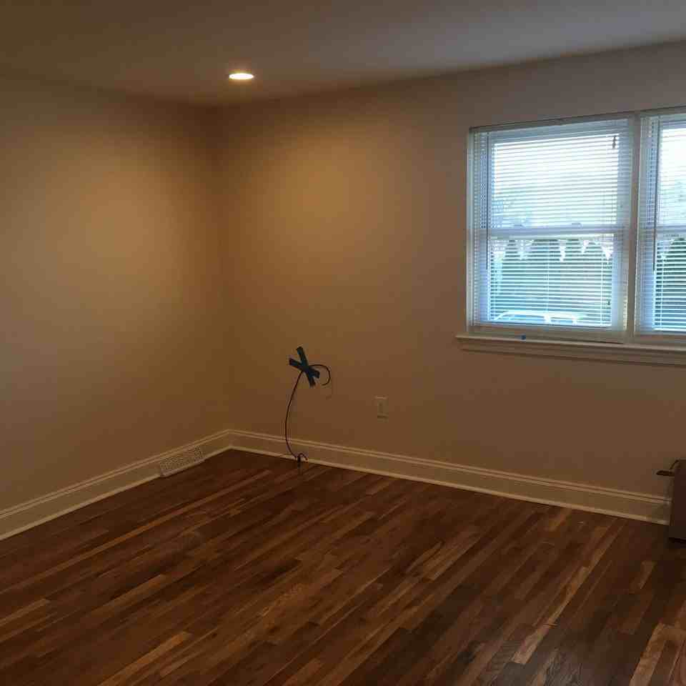 438 W Chestnut St - Photo 4 of 24