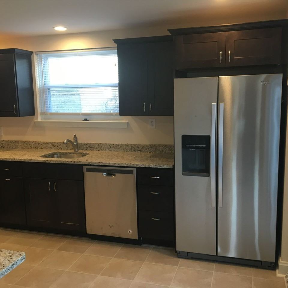 438 W Chestnut St - Photo 6 of 24