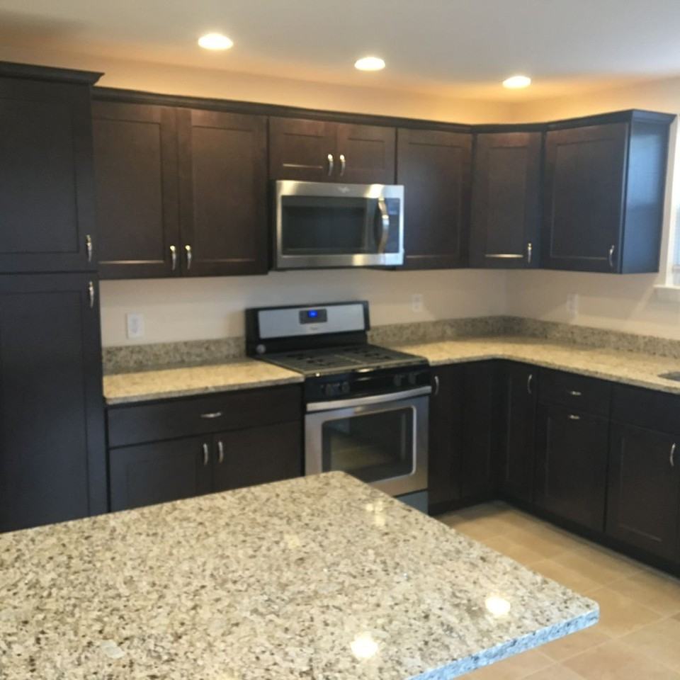 438 W Chestnut St - Photo 7 of 24