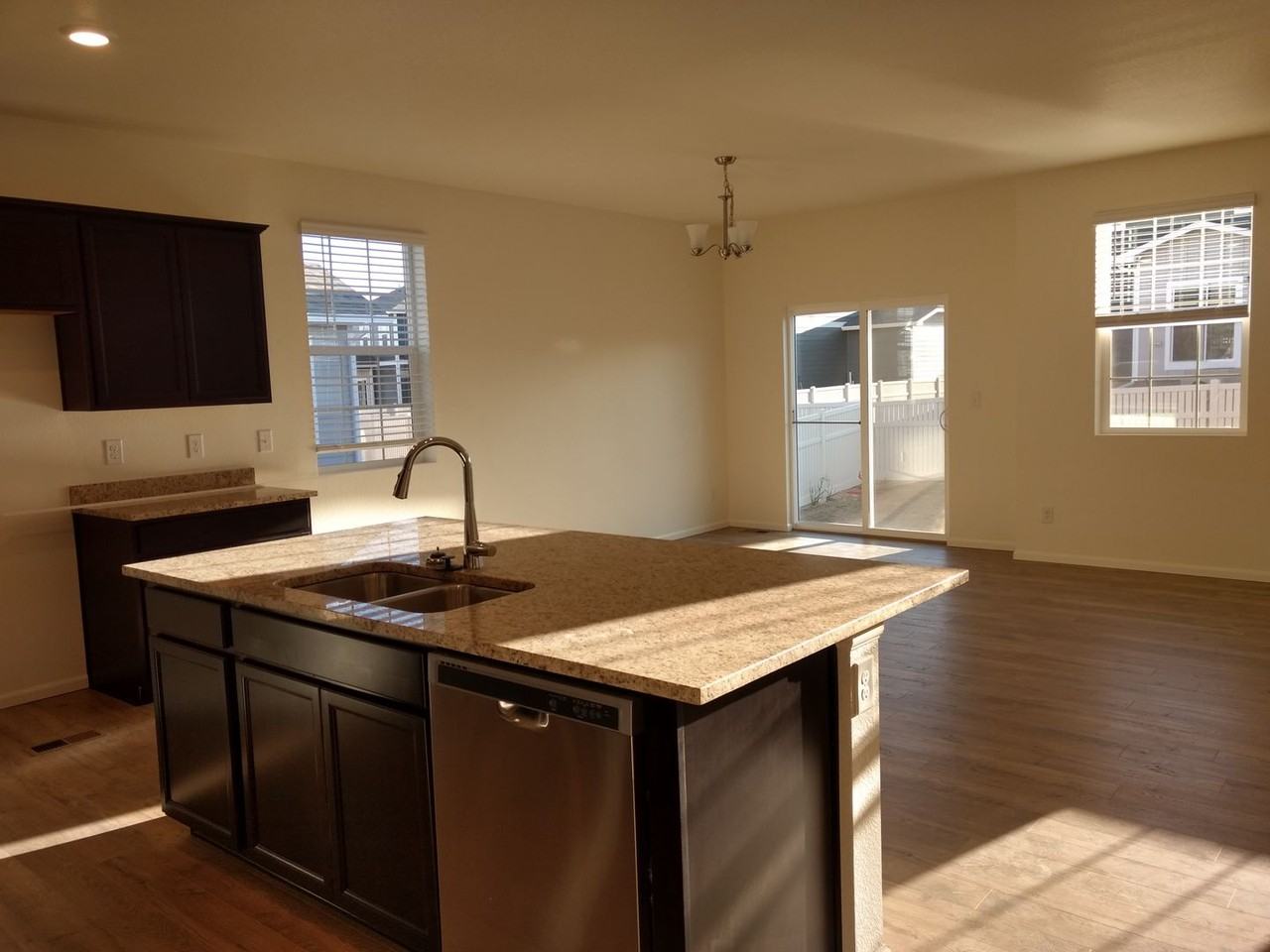 10171 Cascade St - Photo 2 of 22