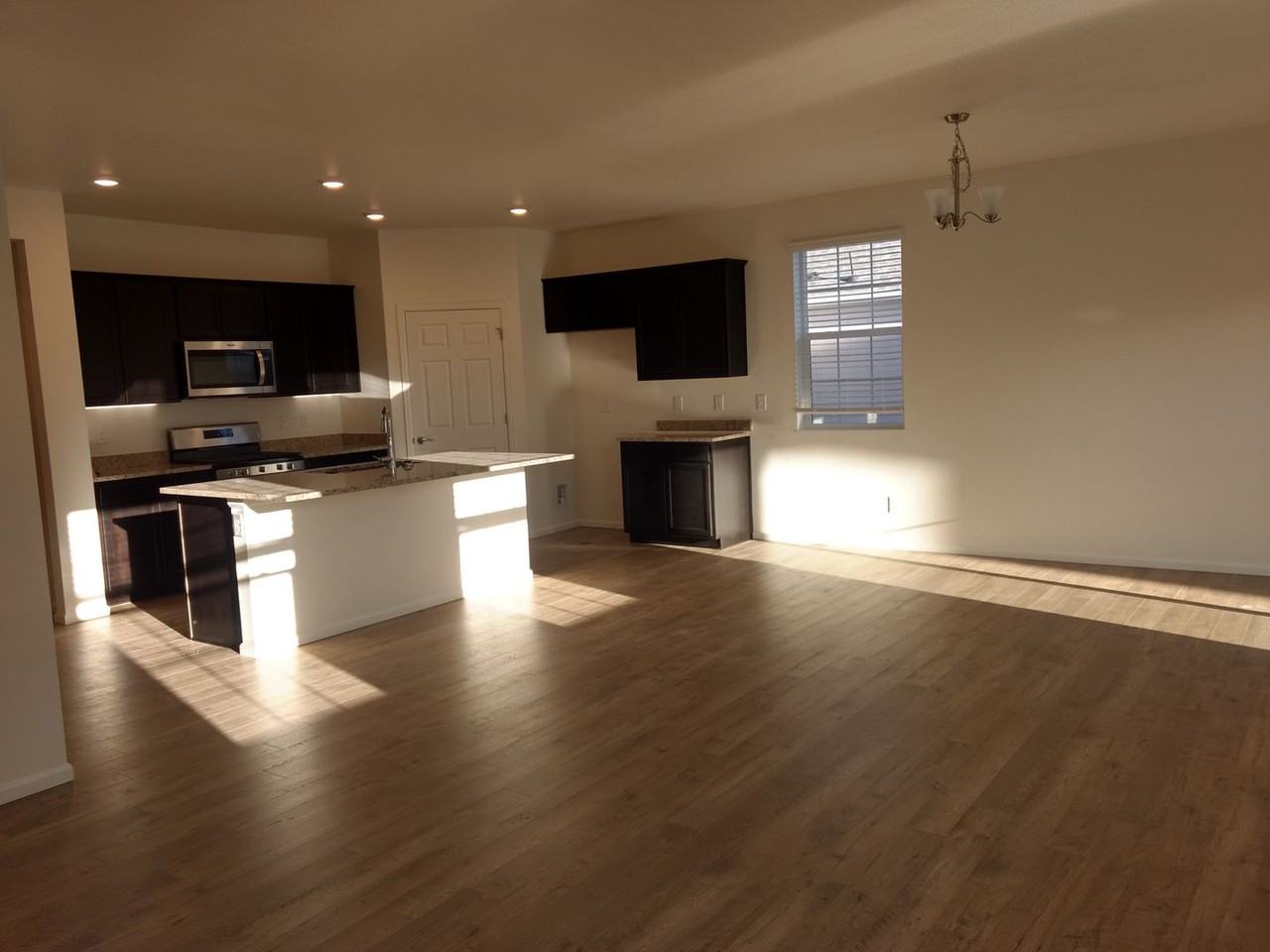 10171 Cascade St - Photo 3 of 22