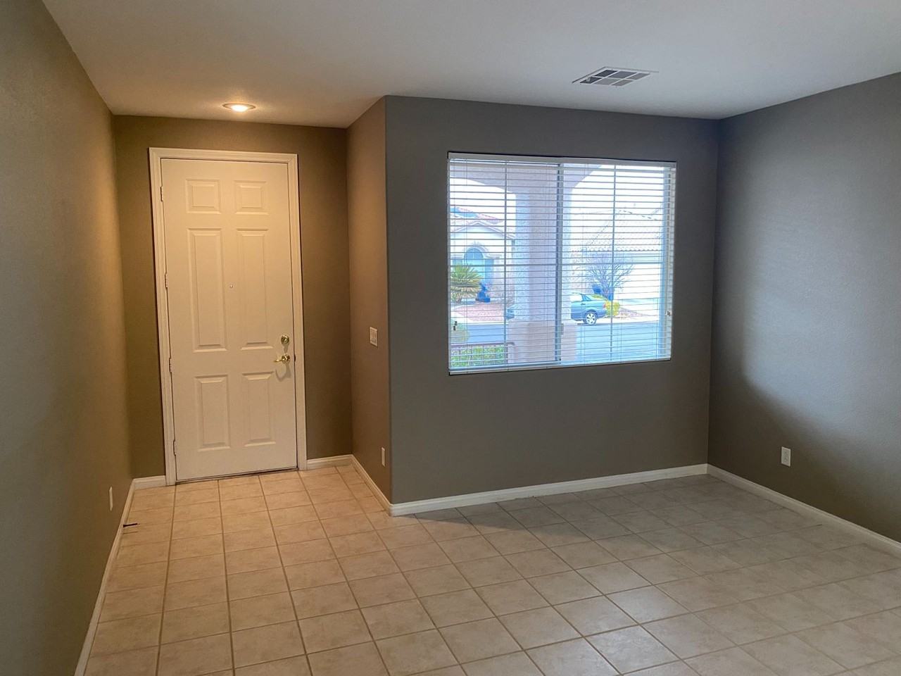 8327 Sterling Harbor Ct - Photo 2 of 22