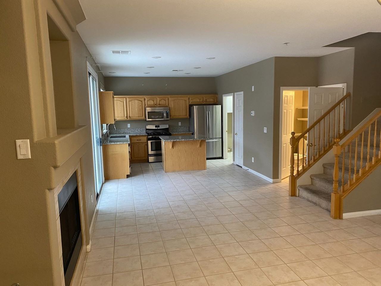 8327 Sterling Harbor Ct - Photo 6 of 22