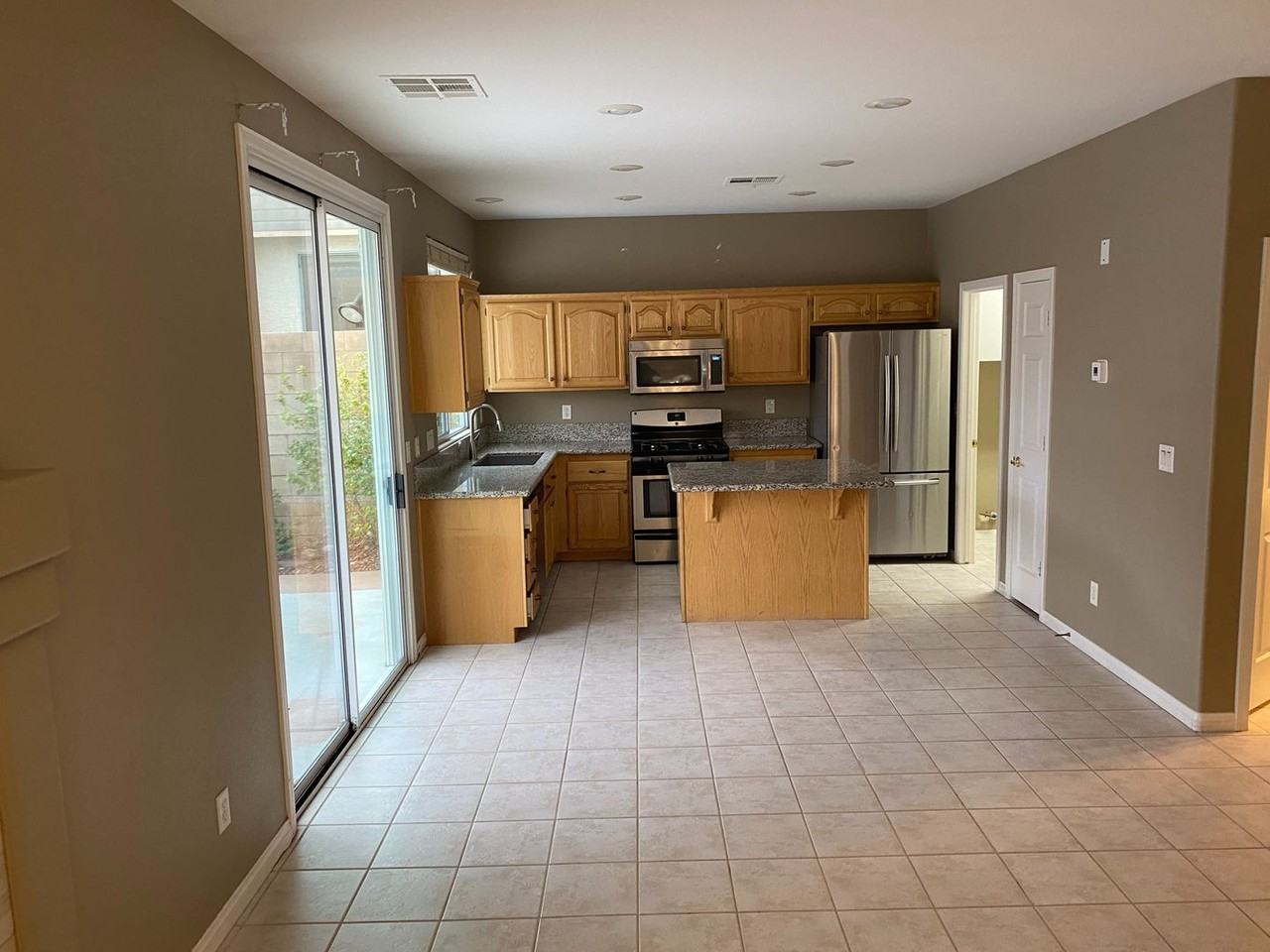 8327 Sterling Harbor Ct - Photo 7 of 22