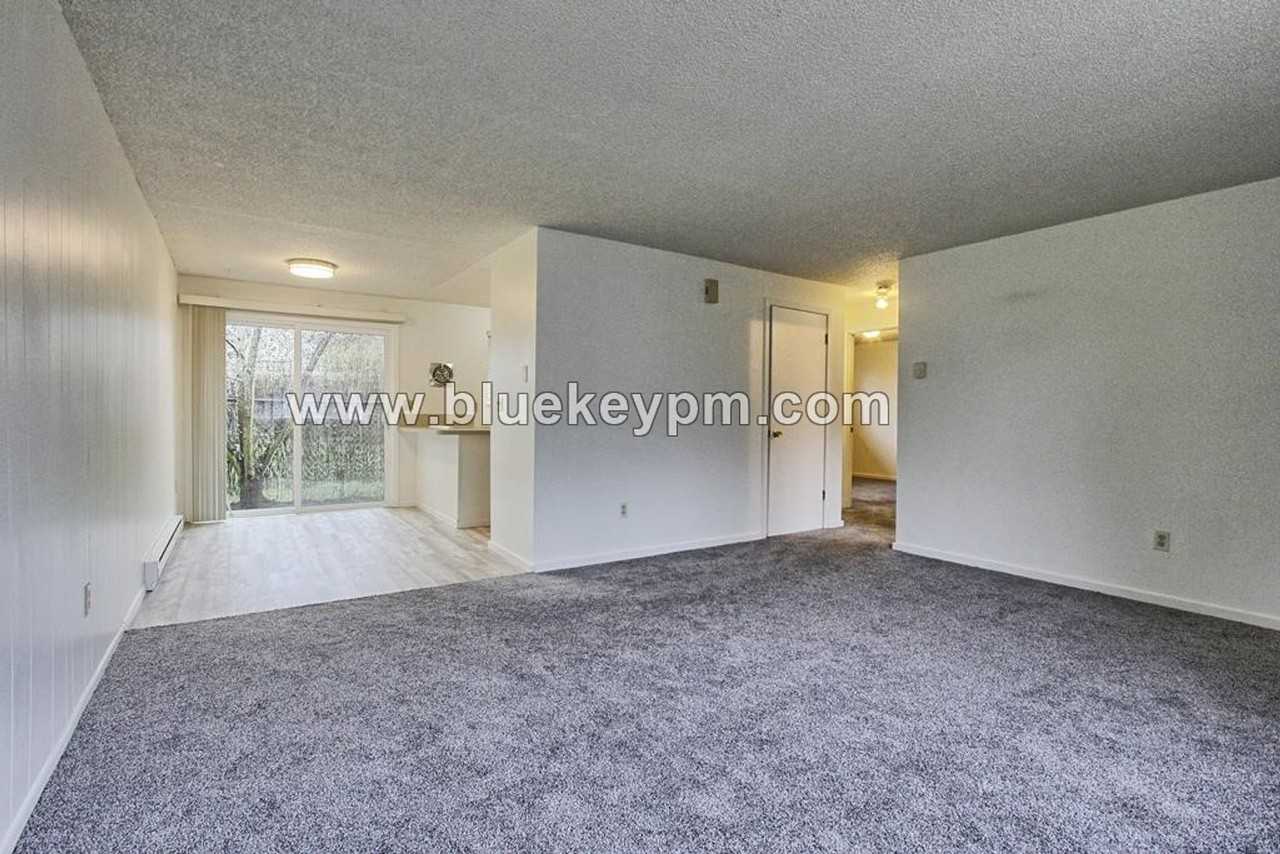 OSTR5616 - Photo 2 of 8