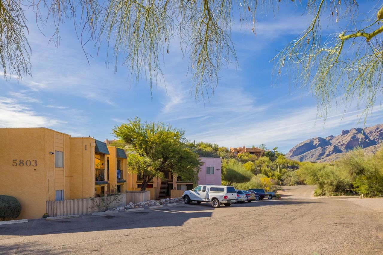 5803 N Camino Esplendora - Photo 3 of 3