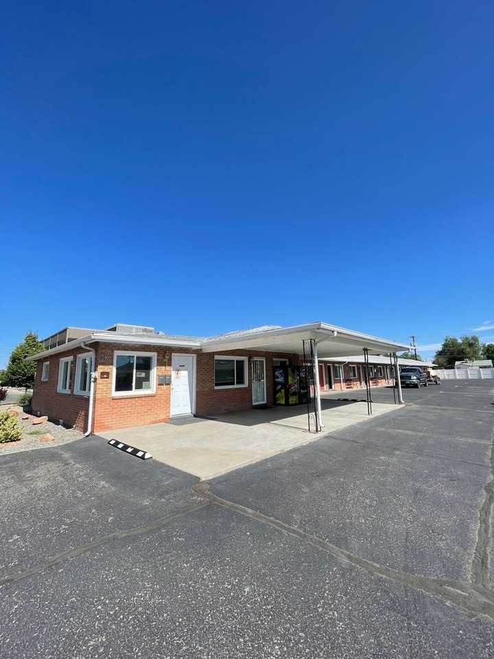 Clean, updated unit with utilities included - Photo 2 of 10