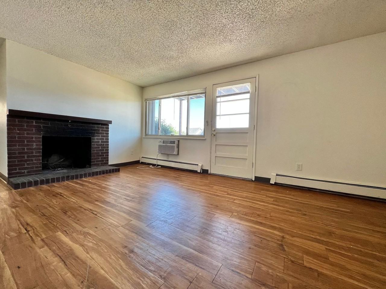 Dartmouth129 (MM-2) - Photo 2 of 10