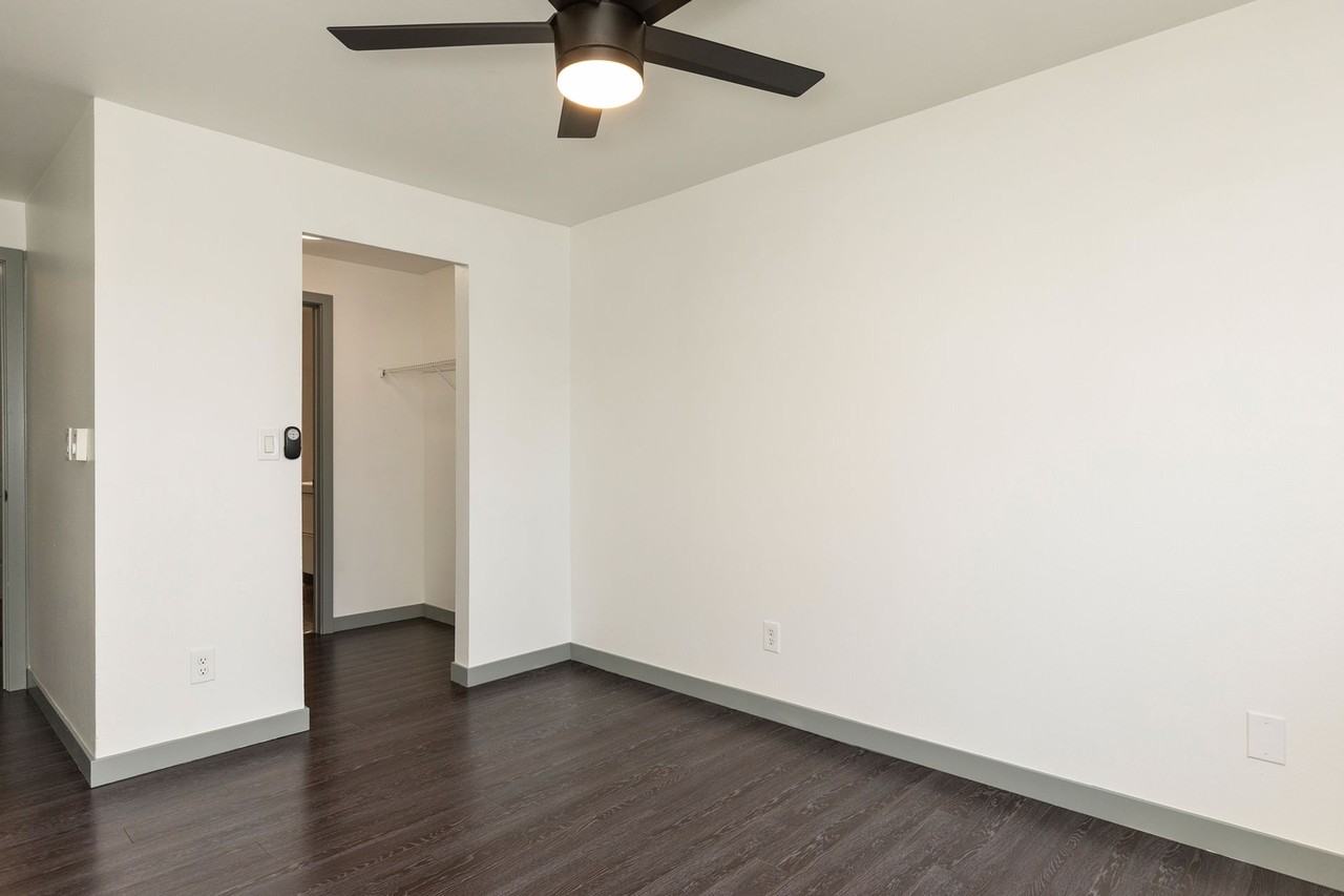 Seattle View Apartments - Photo 7 of 19