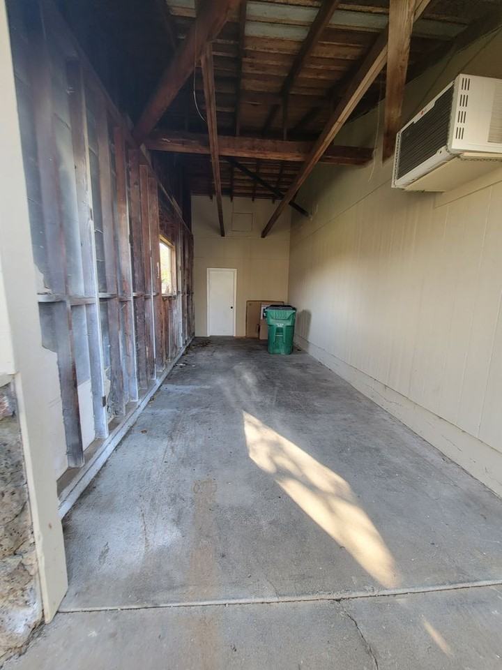 MC219-Abel, Anna - Photo 2 of 10