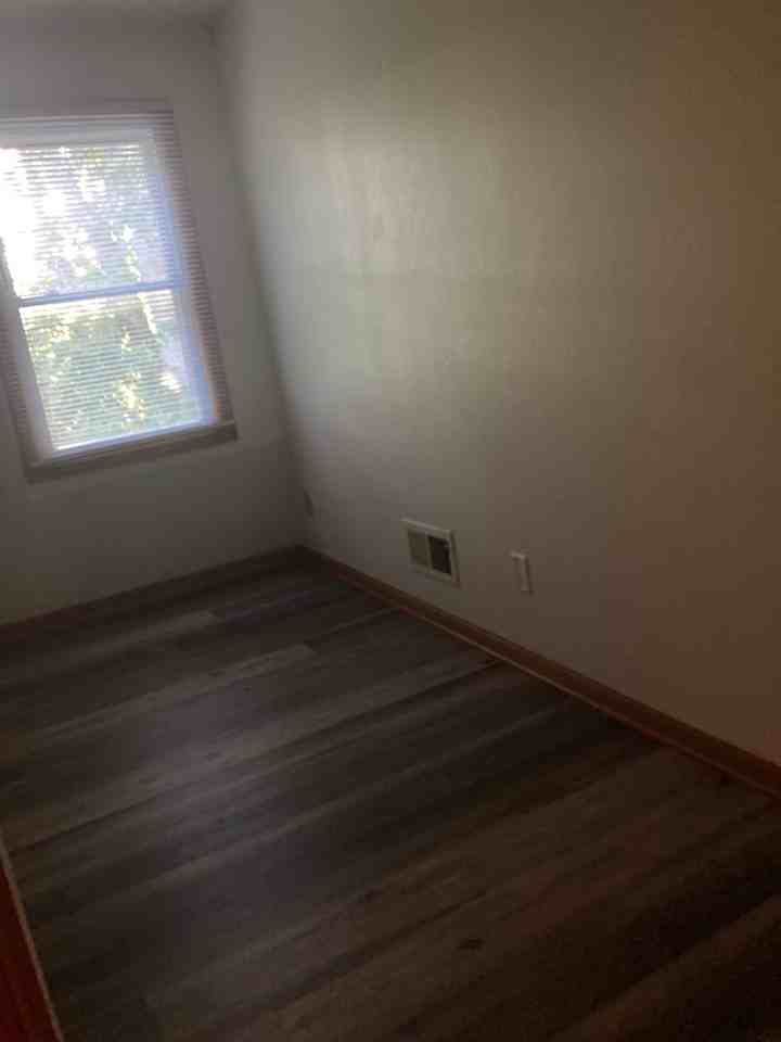 8911C N 95th St - Photo 3 of 9