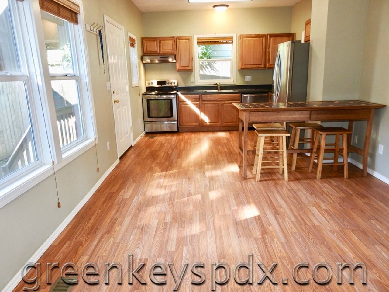 217 Ne Skidmore St - Photo 3 of 15