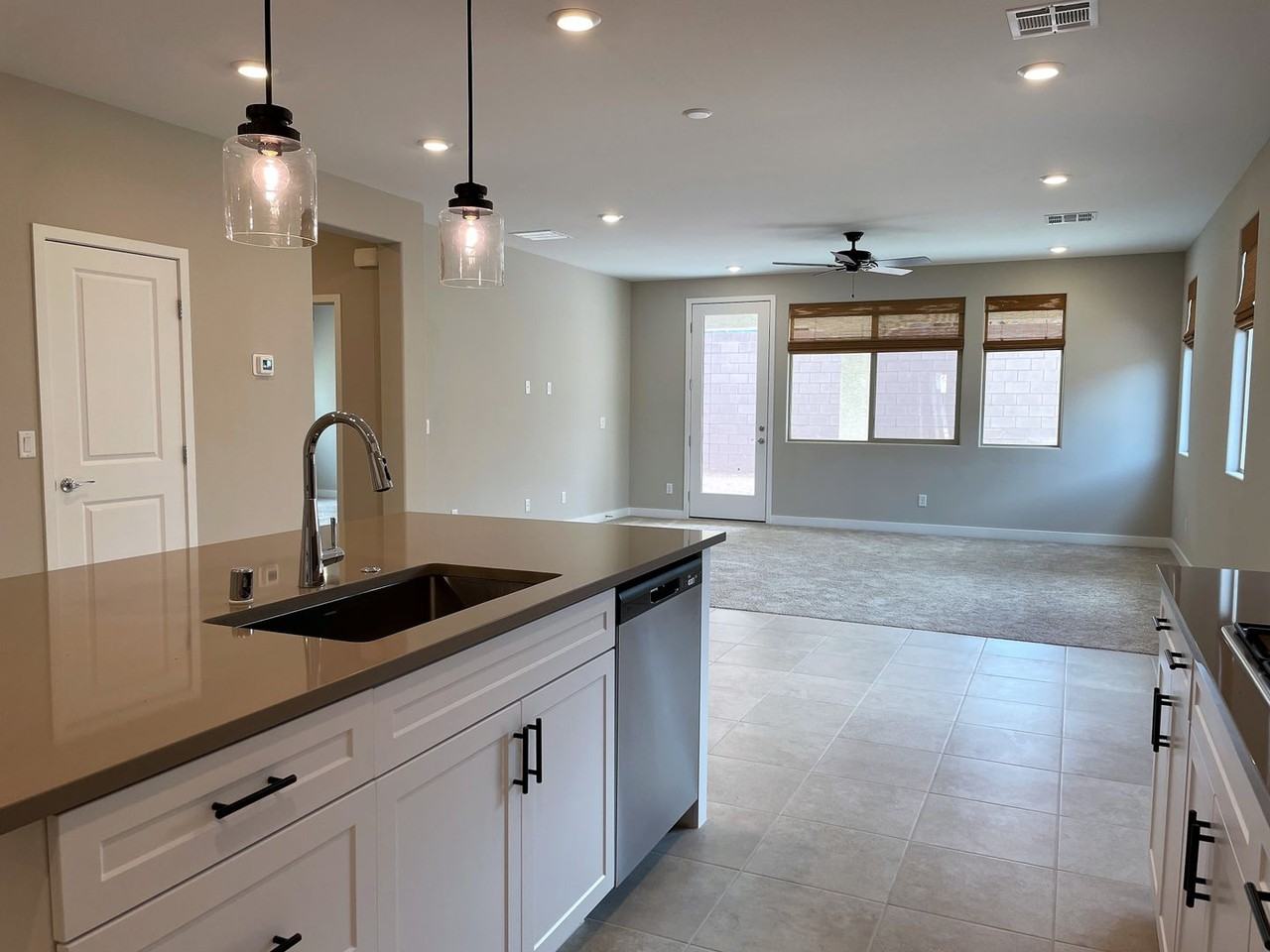 1361 Mariposa Way - Photo 3 of 18