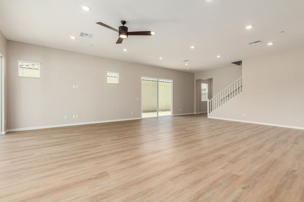 1657 S Sailors Ct - Photo 3 of 26