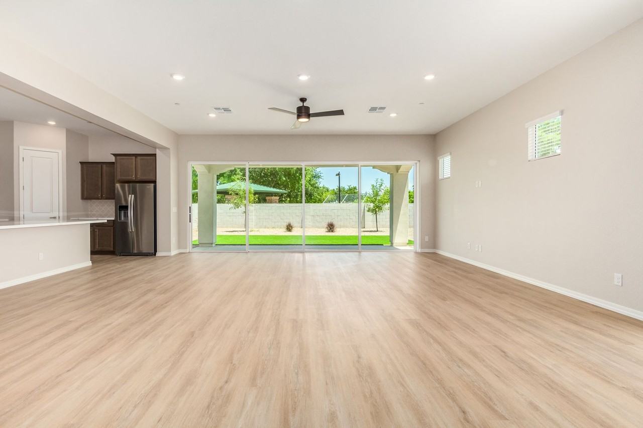 1657 S Sailors Ct - Photo 4 of 26
