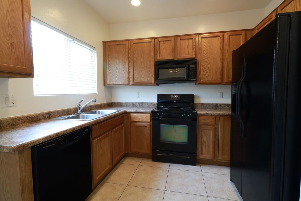 1696 W Blue Horizon St - Photo 2 of 19