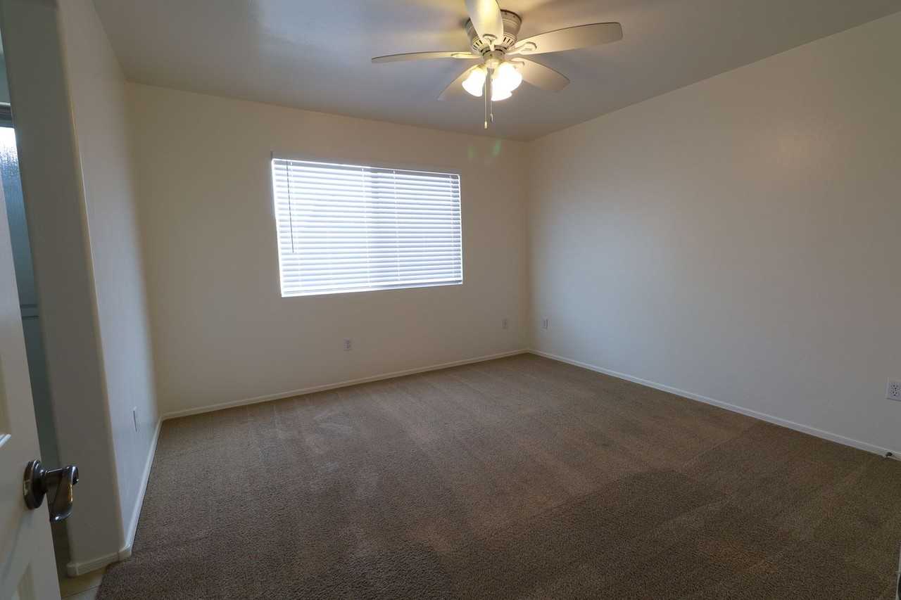 1696 W Blue Horizon St - Photo 7 of 19