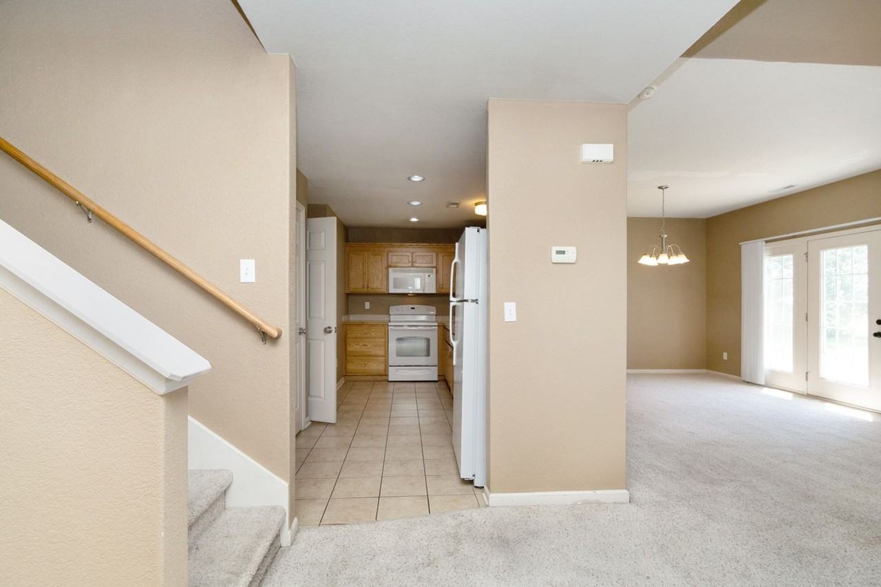 2739 Elm Creek Dr - Photo 3 of 28