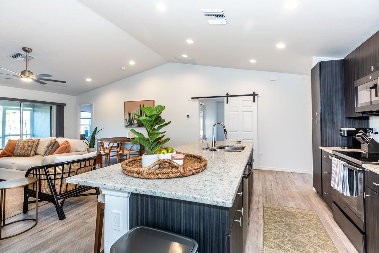 219 Lewis Cir #112 - Photo 5 of 37