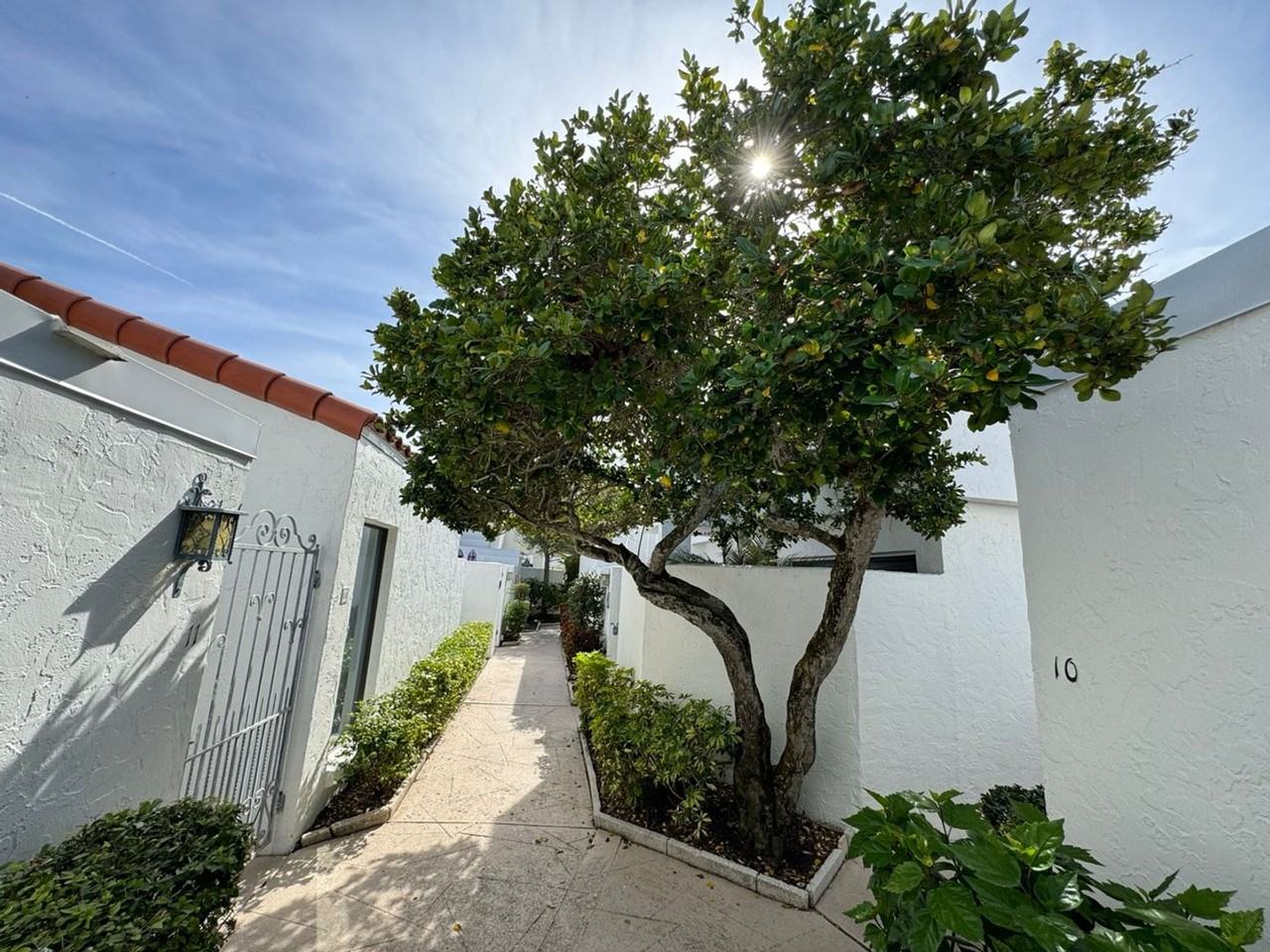 Venice Jetty Vacation Villas - Photo 3 of 39