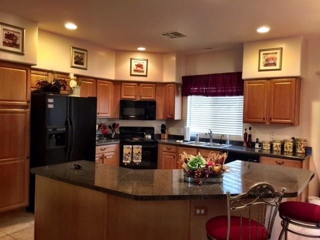 16450 16450 Ave. of the Ftns #27 - Photo 3 of 12