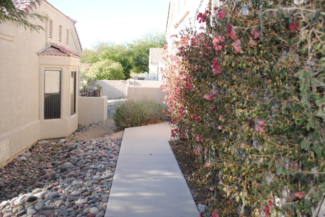 13824 N Kendall Dr - Photo 3 of 15