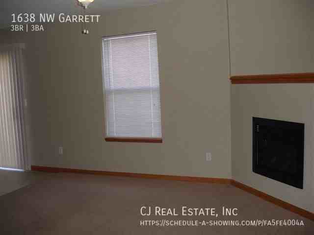 1638 Nw Garrett Dr - Photo 3 of 6