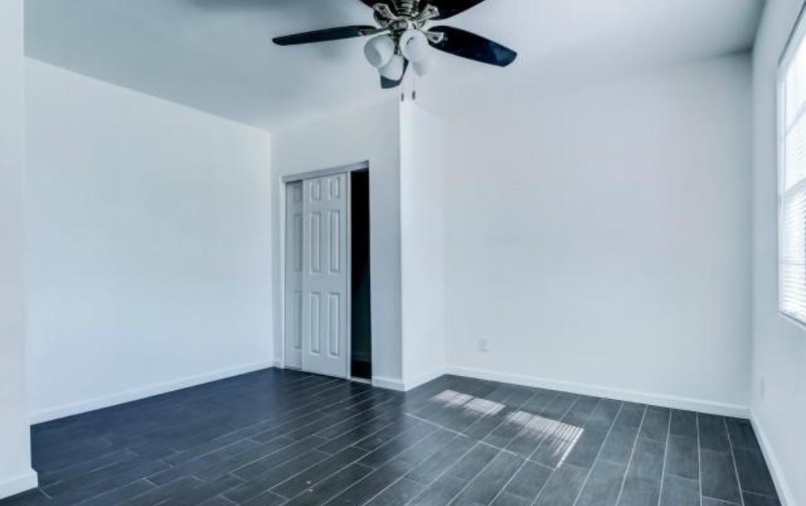 1060 W 23rd St #NA - Photo 3 of 10