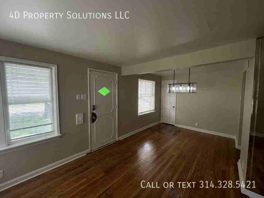 1901 N Hanley Rd - Photo 3 of 10