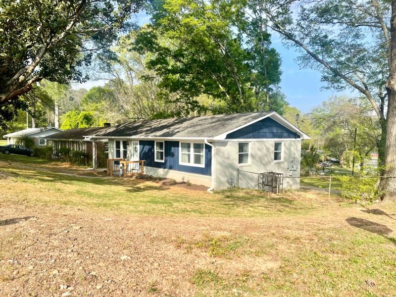 3242 Browns Mill Rd Se - Photo 2 of 11