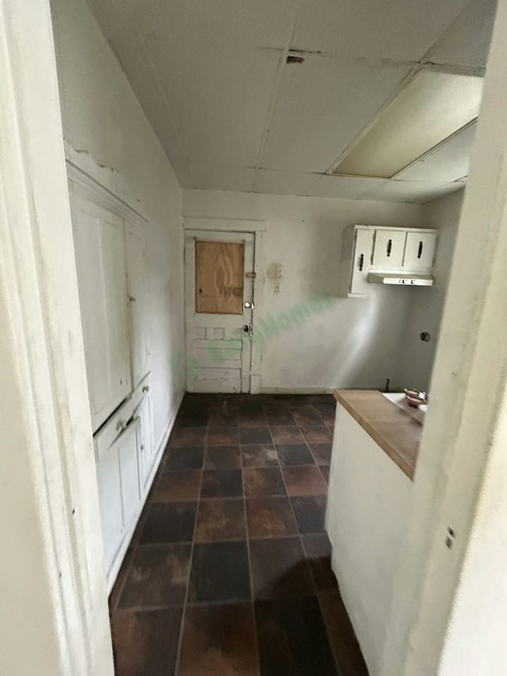 1708 Center Street - Photo 3 of 11