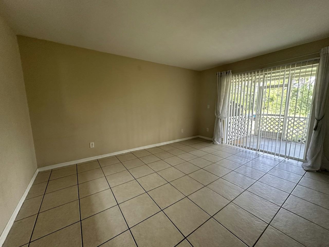 4642 Golfview Boulevard, Unit 4642 - Photo 2 of 9