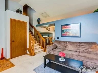 4201 Goldenridge Way - Photo 5 of 19
