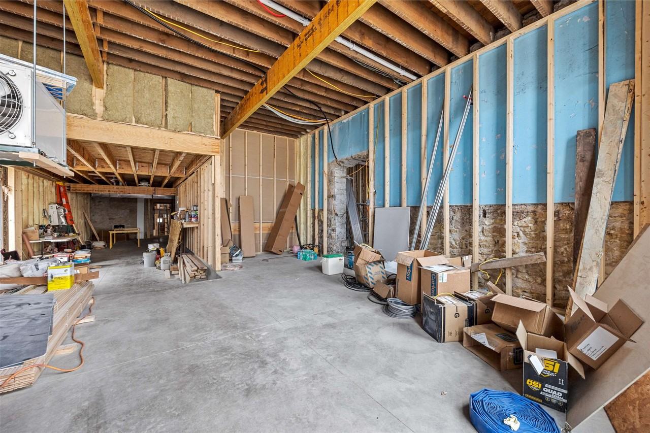 201 2nd Ave Sw - Photo 5 of 12