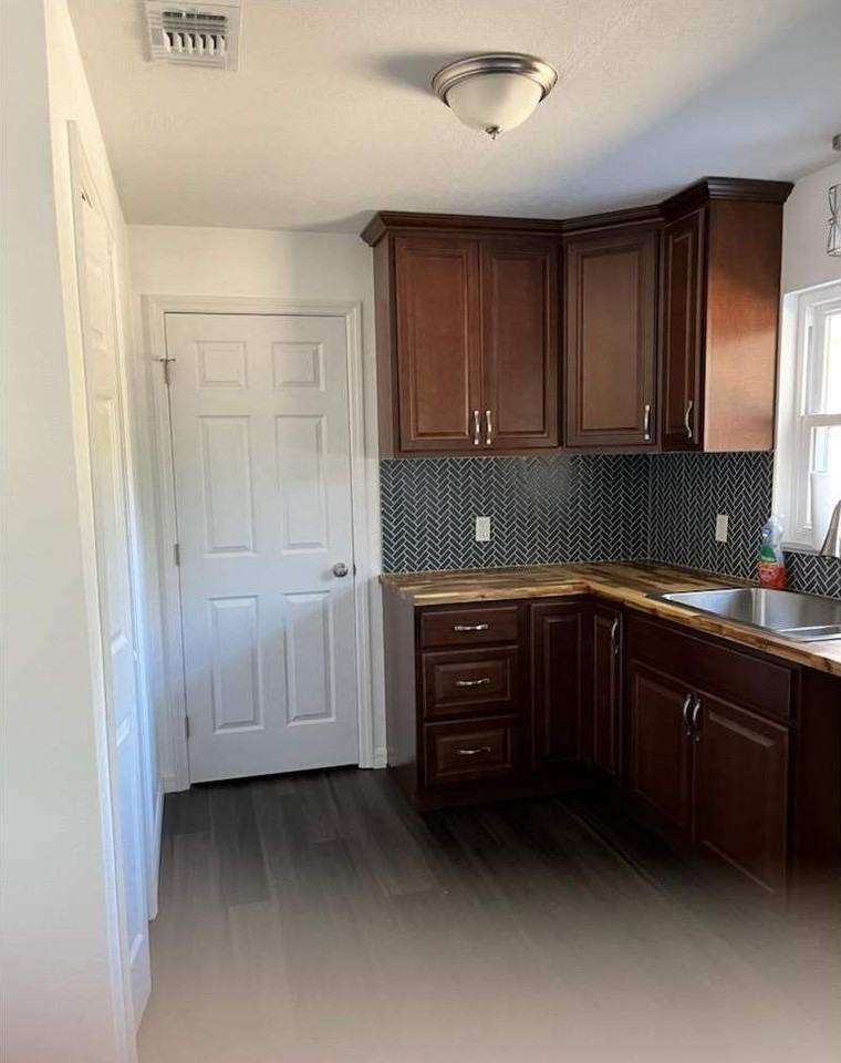 2562 Sw Pinemount Rd - Photo 5 of 11