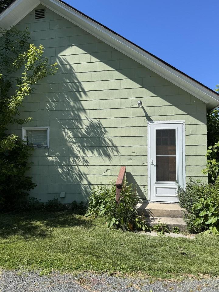 75 Filer St - Photo 2 of 9