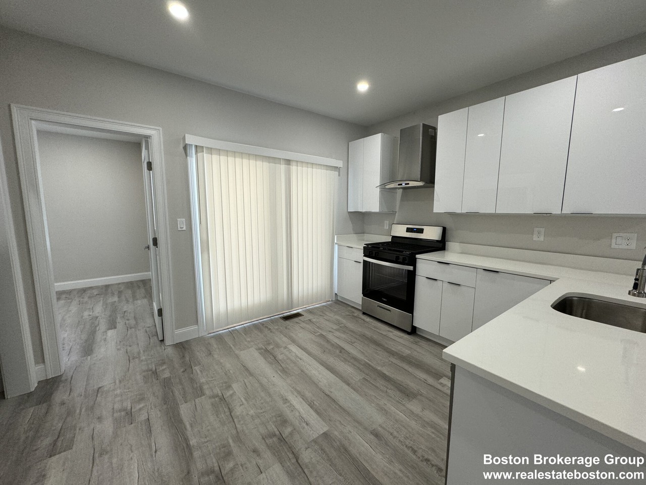 167 Sydney St - Photo 2 of 19