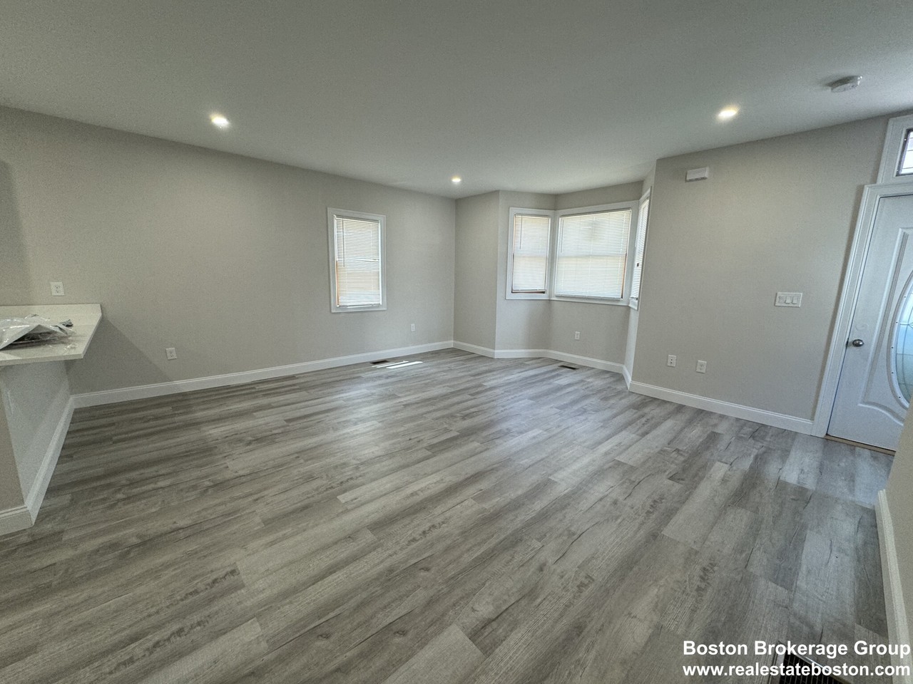 167 Sydney St - Photo 3 of 19
