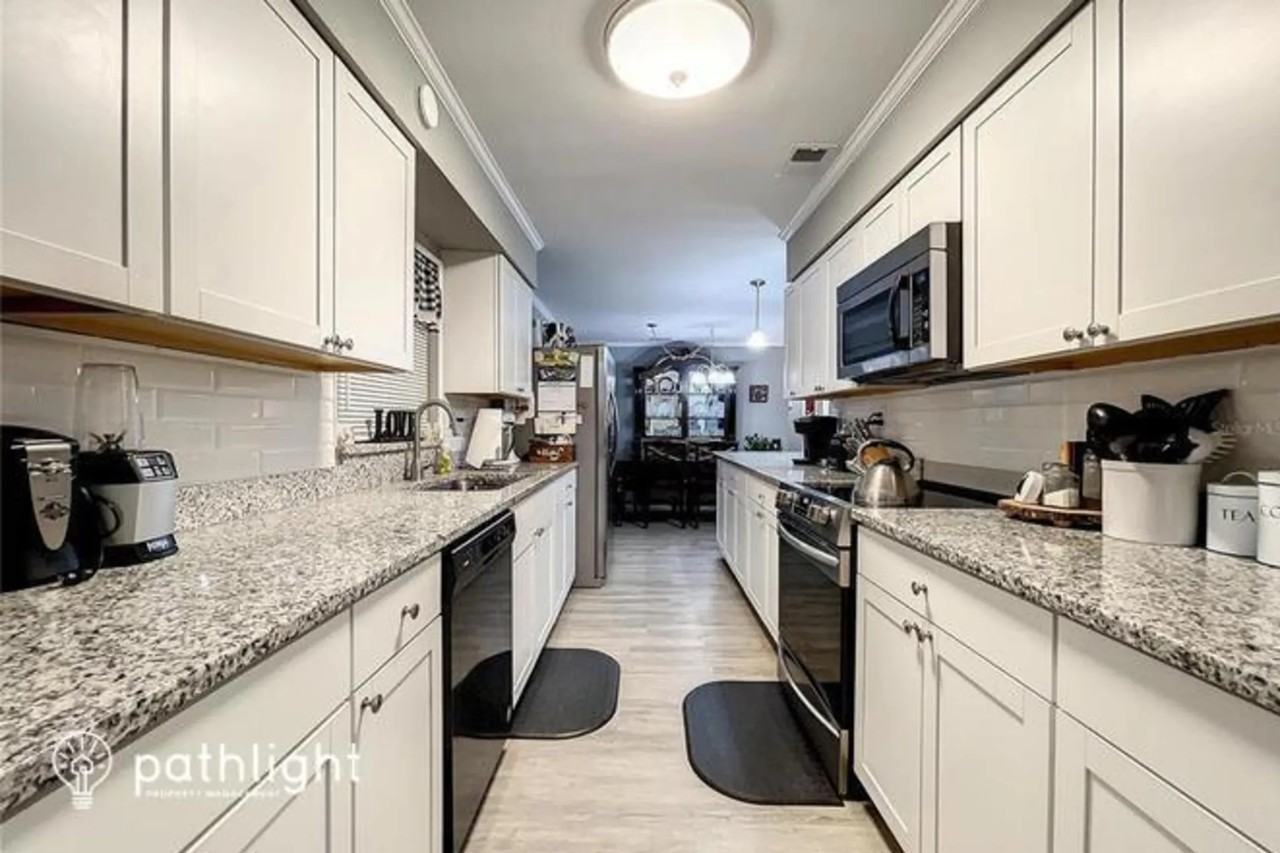 975 S Lakeview Ave - Photo 3 of 17