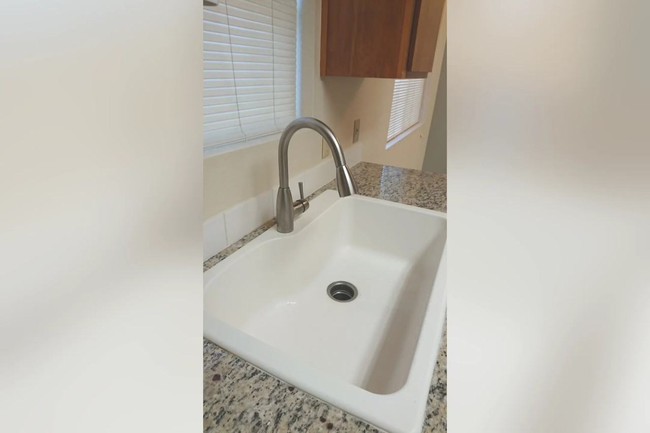 322 Lorraine Ave - Photo 2 of 18