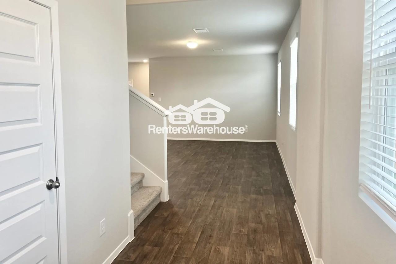 225 Tall Grass Dr - Photo 3 of 31