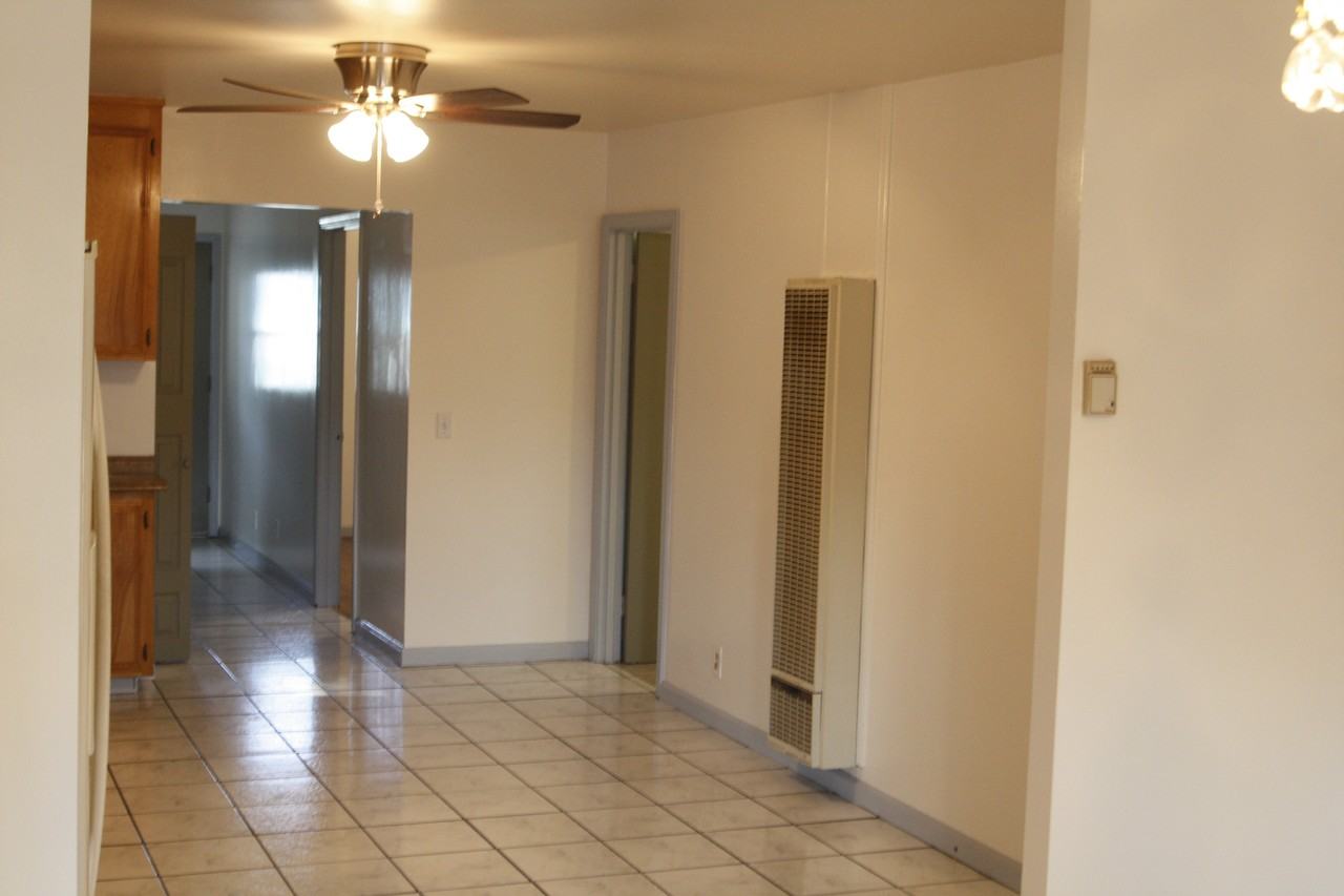 4019 East 16th Street - Photo 3 of 4