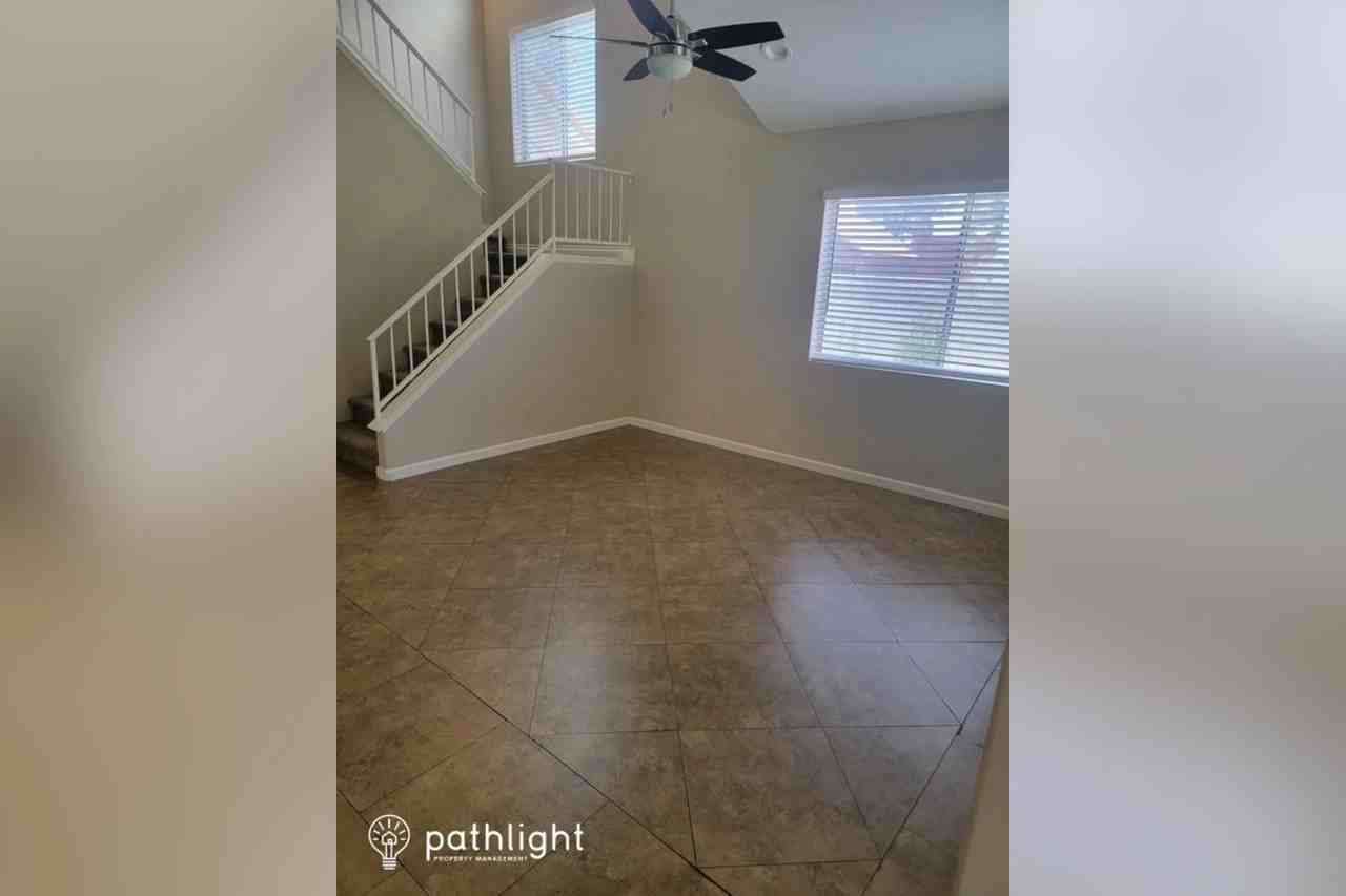 274 Spring Hills Ln - Photo 2 of 11