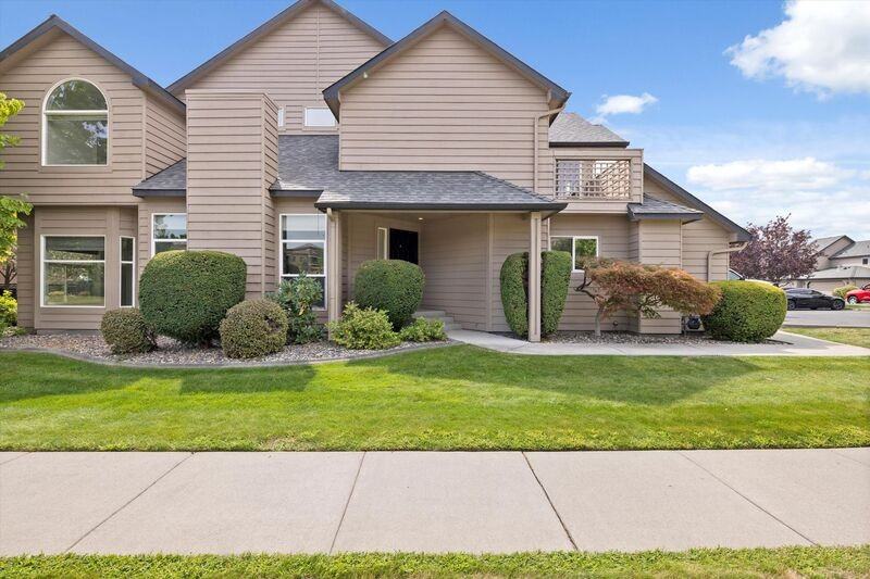 423 Columbia Point Dr - Photo 2 of 26